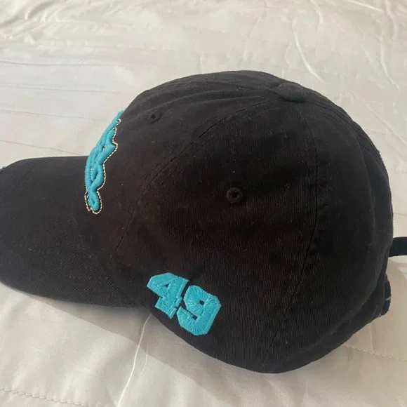 Von Dutch - Picture 2 of 6